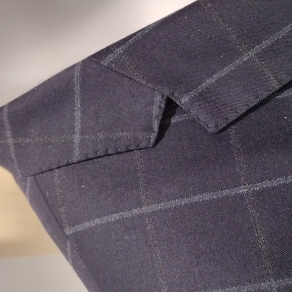 Boss gray and brown windowpane plaid wool sport coat on blue background. 38 R - Picture 4 of 14